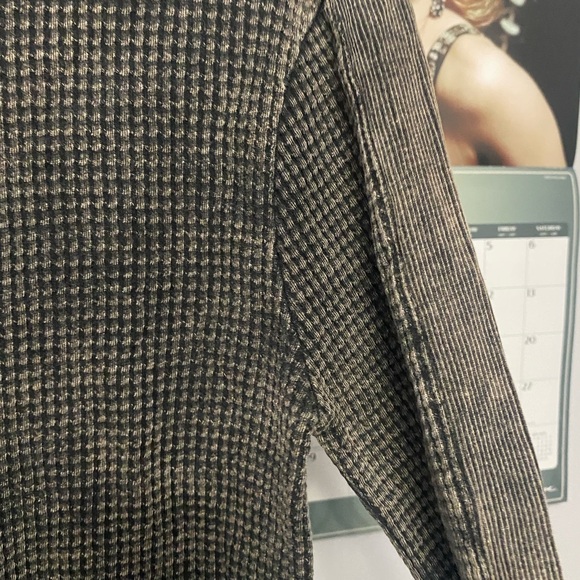 Top - Picture 3 of 5